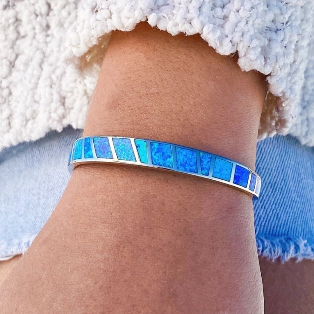 Bracelet en opale bleue et argentée