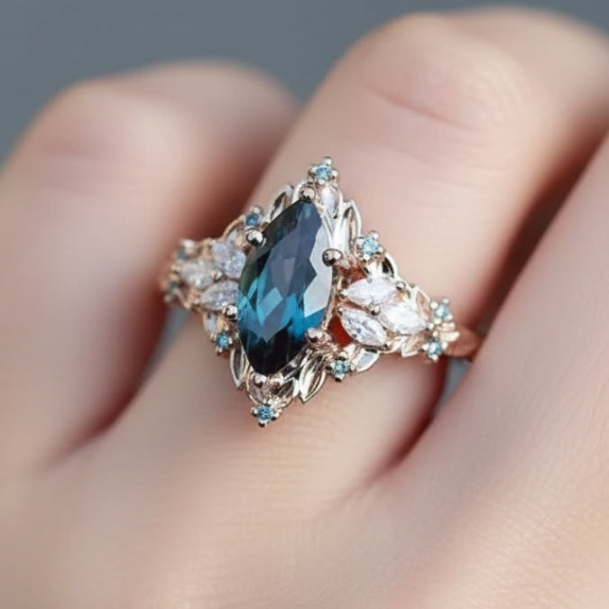 Bague exotique bleu cristallin