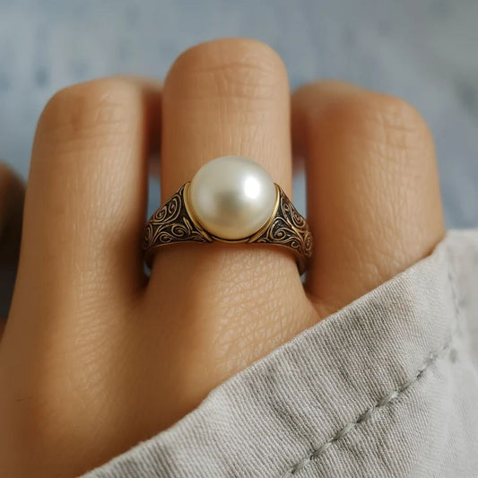 Bague vintage en perle dorée